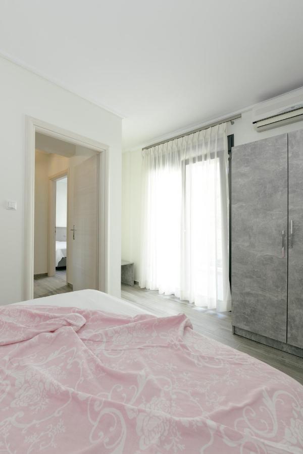 W1 Rooms Kavala Esterno foto