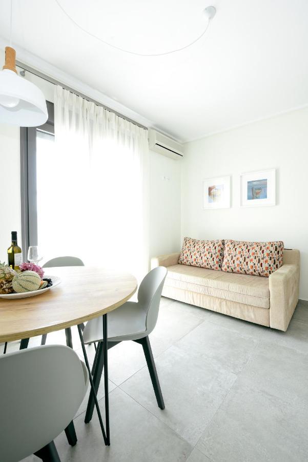 W1 Rooms Kavala Esterno foto