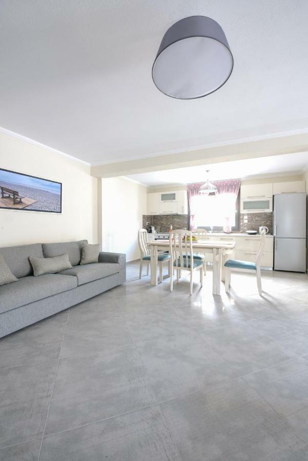 W1 Rooms Kavala Esterno foto