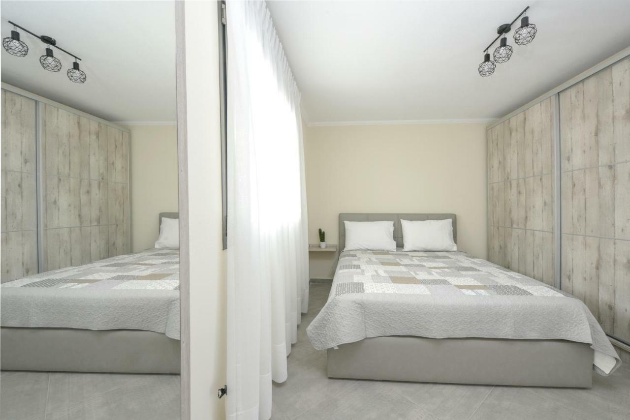 W1 Rooms Kavala Esterno foto